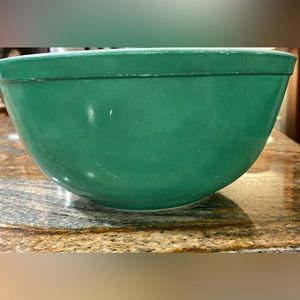 Pyrex Primary Green 2 Qt Nesting Mixing Bowl 403 Ovenware USA.No Chips or Cracks